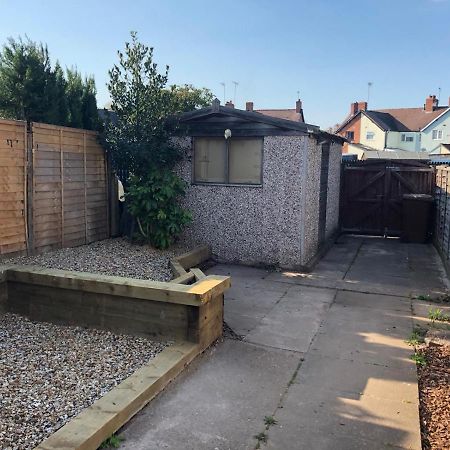 Cannock House ~ 4 Bedrooms All With Ensuite. Rugeley Exterior foto